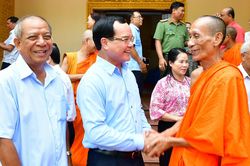 Đồng bào Khmer đón Tết Chôl Chnăm Thmây đủ đầy