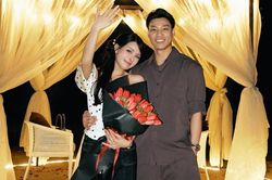 Văn Thanh cầu hôn bạn gái hotgirl trong ngày sinh nhật