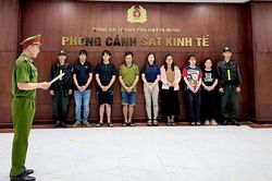 100 cảnh sát triệt phá đường dây đổ trộm hơn 20.000 tấn chất thải ra môi trường