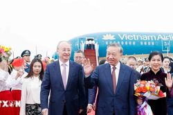 Tổng Bí thư, Chủ tịch nước tới Bắc Kinh, bắt đầu thăm cấp Nhà nước đến Trung Quốc