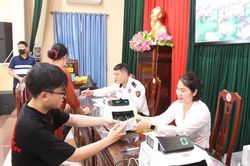 215 hộ dân nhận tiền thưởng bàn giao sớm mặt bằng dự án Cảng hàng không quốc tế Gia Bình