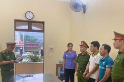 2 đối tượng làm giả giấy tờ, lừa đảo bán 'biển số đẹp'