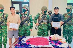 Khởi tố 2 đối tượng vận chuyển 24.000 vi&ecirc;n ma t&uacute;y qua cửa khẩu Cầu Treo