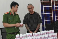 Mua hàng trôi nổi trên mạng dán nhãn 'thuốc gia truyền', bán gần 1.000 lọ ra thị trường