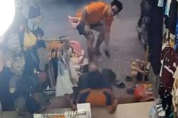 Hà Nội: Công an điều tra vụ người đàn ông lao vào đá người mẹ trẻ ngã ngửa