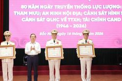 Bắc Ninh: Ba cán bộ Công an tỉnh vinh dự nhận Huân chương Chiến công
