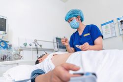 Vượt 'cơn bão kép' nhồi máu não, bệnh nhân 68 tuổi thoát nguy cơ tàn phế