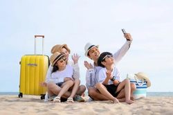 Chi tiêu mùa hè: Làm sao để 'vui hết mình' mà ví tiền vẫn ổn định?