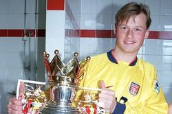 Gặp tai nạn tàu hỏa thảm khốc, cựu thủ môn Arsenal tử vong