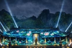 Lần đầu công nghệ 3D Mapping 'kể chuyện' lễ hội chùa Thầy