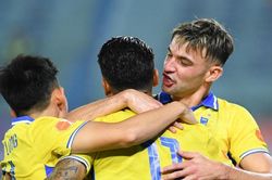 Hà Nội FC ngược dòng kịch tính, đánh bại Becamex TP.HCM 4-2