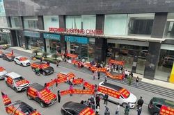 Nhiều khu chung cư Hà Nội đỏ mắt chờ 'sổ hồng'