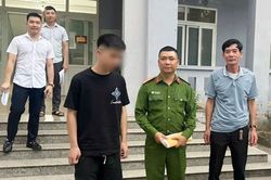 Công an kịp thời ngăn chặn nam thanh niên 21 tuổi định nhảy cầu