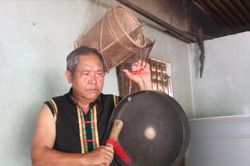 Bảo tàng thu nhỏ của nghệ nhân Dương Lai