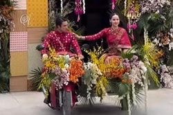 Tài tử vạn người mê gây sốt với màn rước dâu bằng xe máy kéo