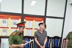 Lừa đảo giúp xin việc, nguyên cán bộ ủy ban kiểm tra bị bắt