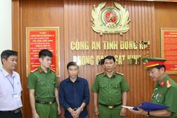 Khởi tố 2 đối tượng 'bức tử' môi trường bằng 567 tấn da bò thối