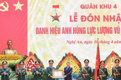 Thủ tướng Lê Minh Hưng: Tập trung xây dựng lực lượng vũ trang Quân khu 4 cách mạng, chính quy, tinh nhuệ, hiện đại