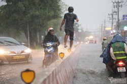 Nam Bộ: Mùa mưa 2026 có thể đến sớm, đề phòng bão đổ bộ cuối năm như 2012, 2018