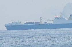 Iran ra tuyên bố trái ngược về Hormuz, ông Trump cảnh báo tấn công trở lại