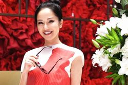 Diva Hồng Nhung trẻ đẹp tuổi U60, ca sĩ Nhật Kim Anh sexy táo bạo