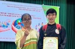 Hành trình 'không bóng tối' của chàng trai khiếm thị Võ Đăng Khoa