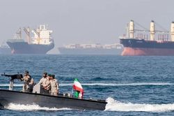 Tàu chở dầu Ấn Độ bị tấn công khi đi qua eo biển Hormuz