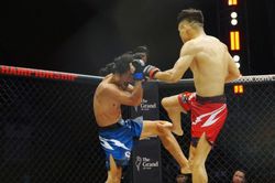Võ sĩ Lê Văn Tuần bảo vệ thành công đai vô địch tại Lion Championship 30