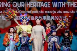 Mẫu nhí Việt kể chuyện văn hóa bằng ngôn ngữ thời trang