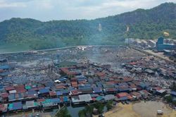 Cháy lớn khiến gần 1.000 ngôi nhà bị thiêu rụi ở Malaysia