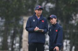 U23 Việt Nam: Kh&ocirc;ng d&ugrave;ng quyền 'trợ gi&uacute;p', &ocirc;ng Kim Sang Sik t&iacute;nh g&igrave;?