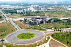 Loạt lô đất 'vắng chủ' ở Hòa Lạc; chủ đất Hưng Yên thấy nhà 'mọc' lên sau 40 năm
