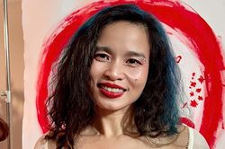 Nỗi đau và sự cô độc ám ảnh của nữ ca sĩ 'điên nhất showbiz Việt'