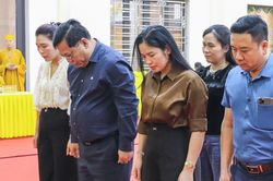 Thứ trưởng Nguyễn Hải Trung viếng Trưởng lão Hòa thượng Thích Thanh Dục