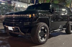 Đại gia Hà Nội mua siêu SUV điện GMC Hummer độc nhất Việt Nam, mạnh như siêu xe