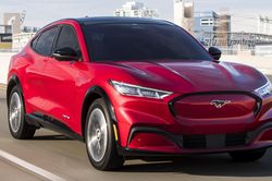 Hết ưu đãi, thị trường xe điện Mỹ hạ nhiệt: Ford tụt sâu, Toyota tăng tốc