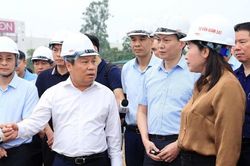 Chủ tịch Hà Nội Vũ Đại Thắng yêu cầu hoàn thành 5km đường 70 trong năm nay