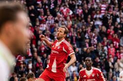 Harry Kane lập công, Bayern Munich lần thứ 35 vô địch Bundesliga