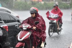 Dự báo thời tiết 20/4/2026: Hà Nội vẫn có mưa giông, trời mát