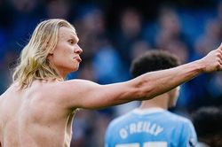 Haaland biểu cảm gây bão, hành xử khó tin ở trận Man City hạ Arsenal