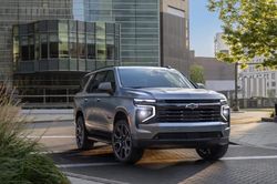 Hãng GM dừng khắc phục lỗi 'phanh ma' trên SUV đắt tiền, đại lý rơi vào thế khó