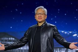 CEO Nvidia cảnh b&aacute;o 'thảm họa' với Mỹ nếu DeepSeek d&ugrave;ng chip Huawei