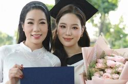 Vợ Công Lý giản dị vẫn xinh, NSND Trịnh Kim Chi khoe con gái 'như hoa hậu'