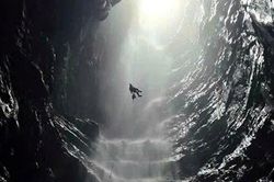 Phát hiện hang động có thác nước cao 350m hiếm gặp ở Phong Nha - Kẻ Bàng