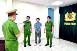 Khởi tố đối tượng 'Gây ô nhiễm môi trường' với khối lượng chất thải trên 500 tấn