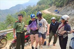Kịp thời cứu hộ du khách nước ngoài gặp nạn