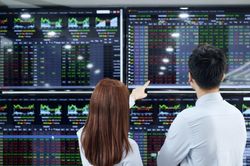 Chứng khoán hôm nay 21/4/2026: VN-Index giảm điểm vào cuối phiên