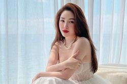 Lần hiếm hoi ca sĩ Thủy Tiên xuất hiện và chia sẻ 'muốn buông bỏ', Bảo Thy sexy