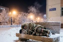 Bác sĩ 'rã đông' cứu sống người đàn ông chết lâm sàng sau khi ngủ ngoài trời -20°C