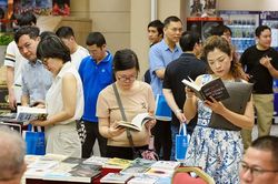 Đọc sách khoa học giữa thời bùng nổ thông tin